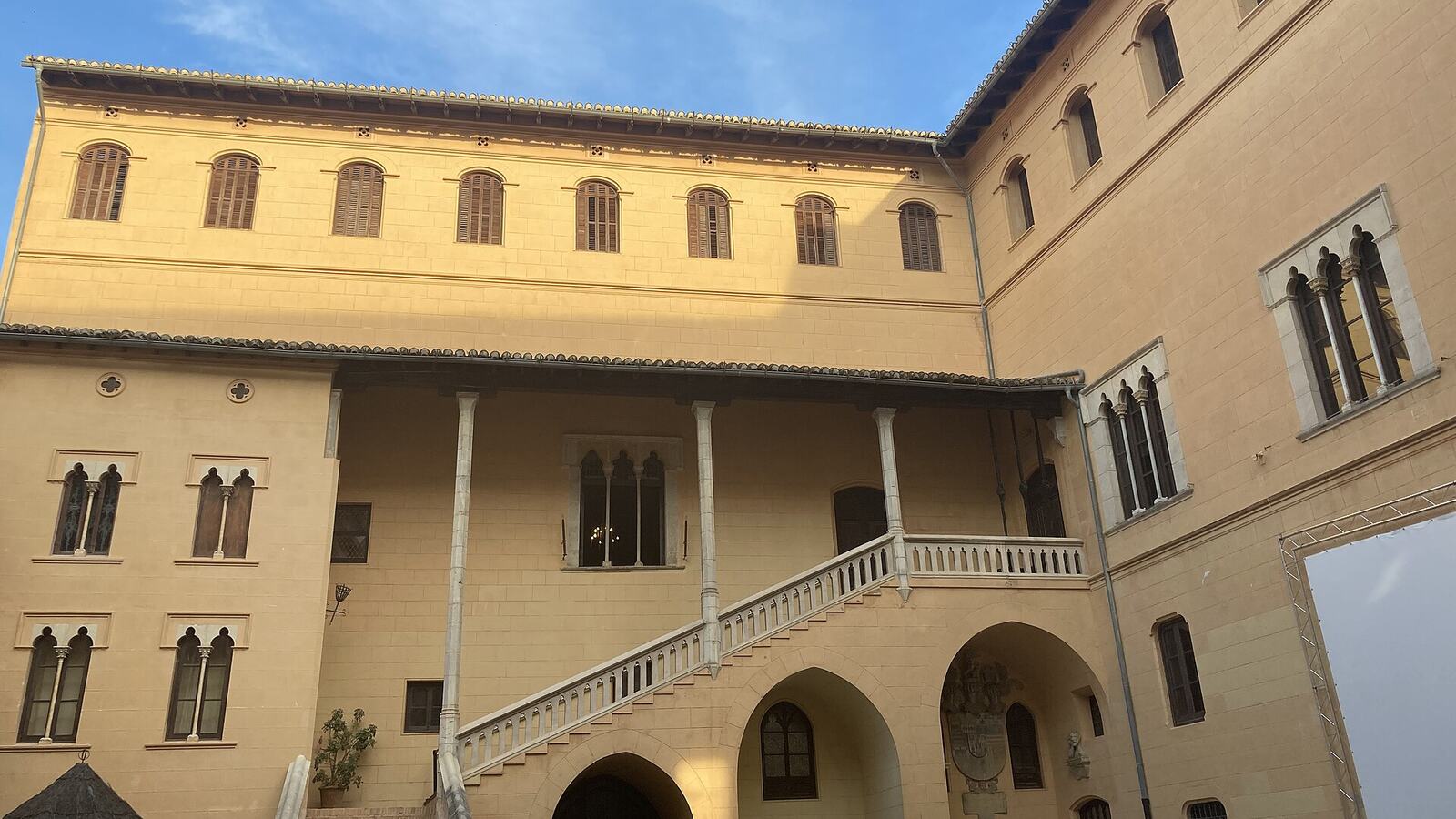 De binnenplaats van het Palau Ducal van de Borja's in Gandia