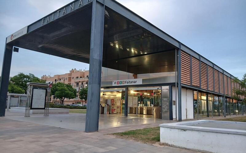 Een modern metrostation van Metrovalencia